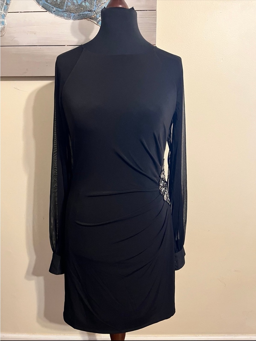 Elegant Black Long-Sleeve Evening Dress
